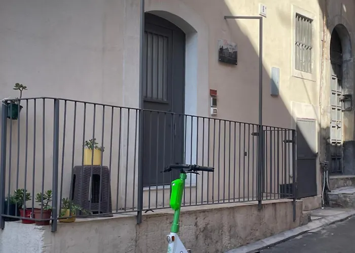 Due Passi Dal Centro *